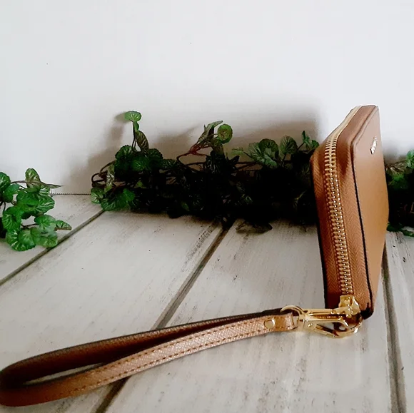 Michael Kors Multifunction Phone Wristlet/Wallet – Acorn - NWT - Picture 7 of 16
